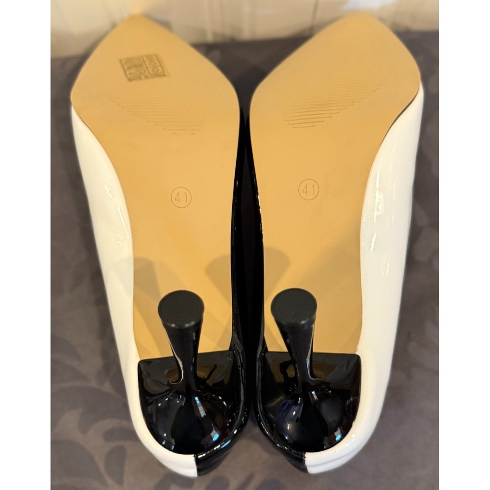 Women's Black White Patent Leather Pointed Toe Pumps Size 41 Kitten Heel - Picture 6 of 8